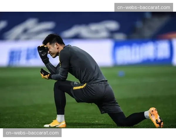 “中超榜样”进校园活动启动,多队球员将赴地方中小学指导训练。 “中超榜样”进校园活动启动,多队球员将赴地方中小学指导训练。